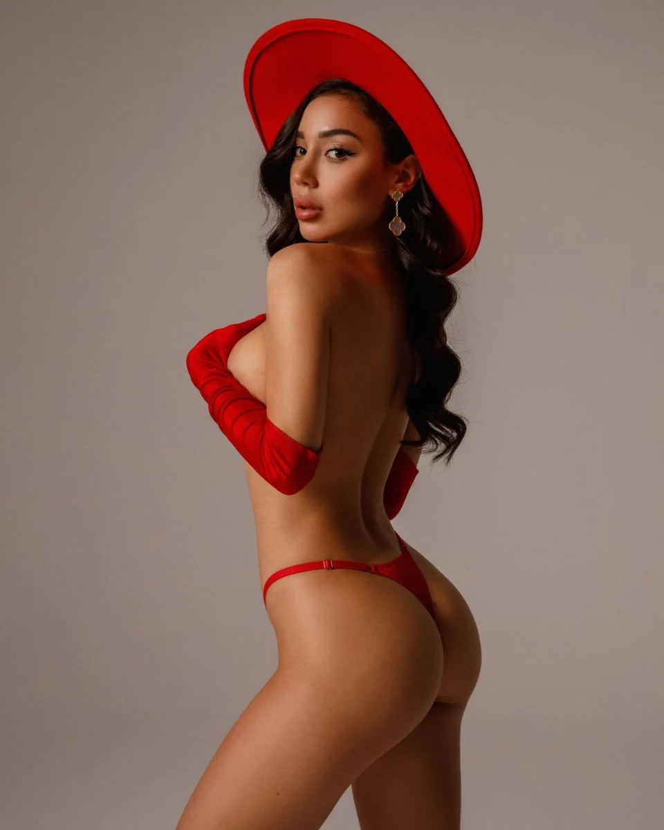 Adriana escort in Dubai