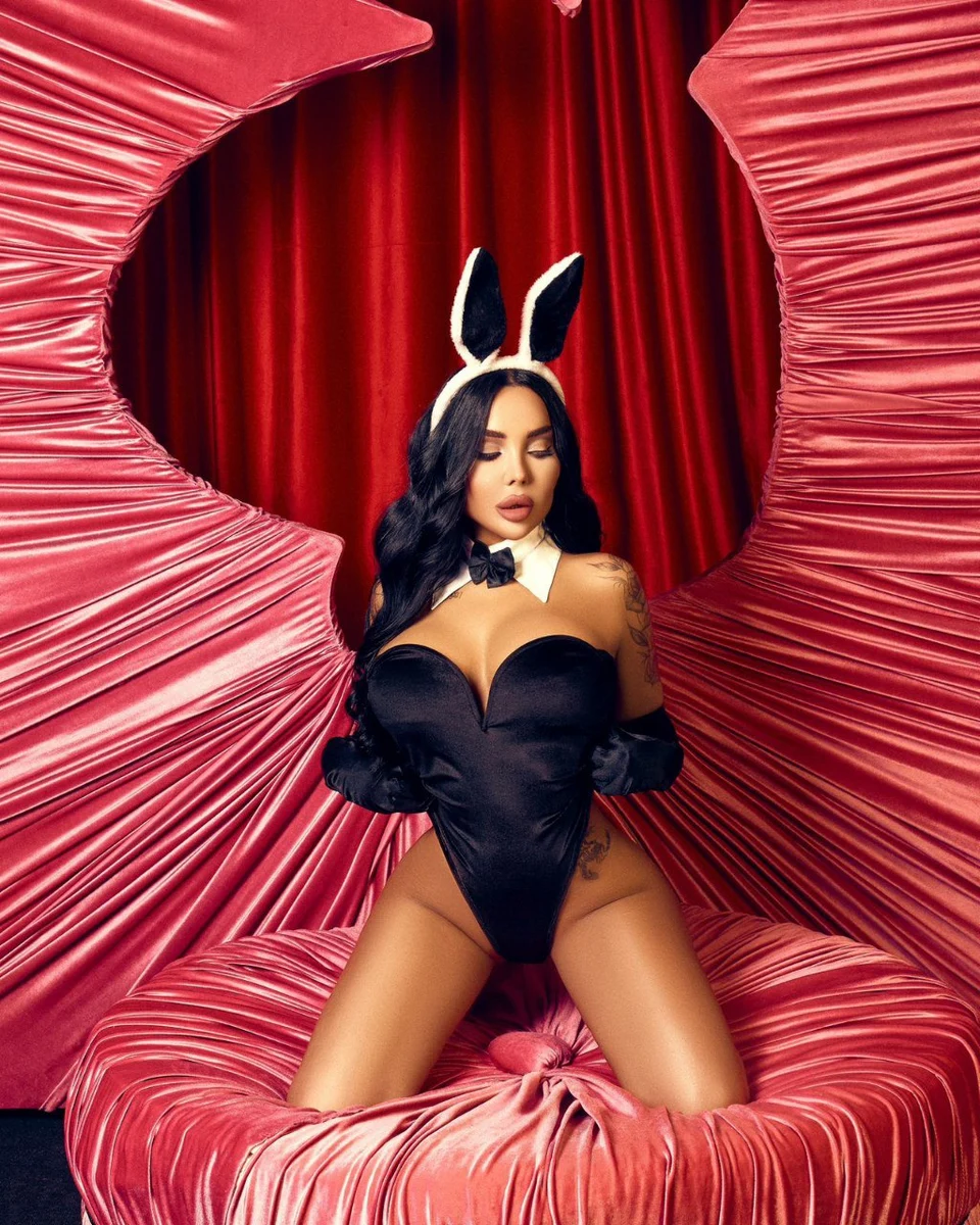 Amalia escort in London