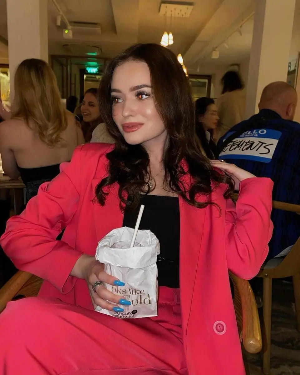 Amber escort in Dubai