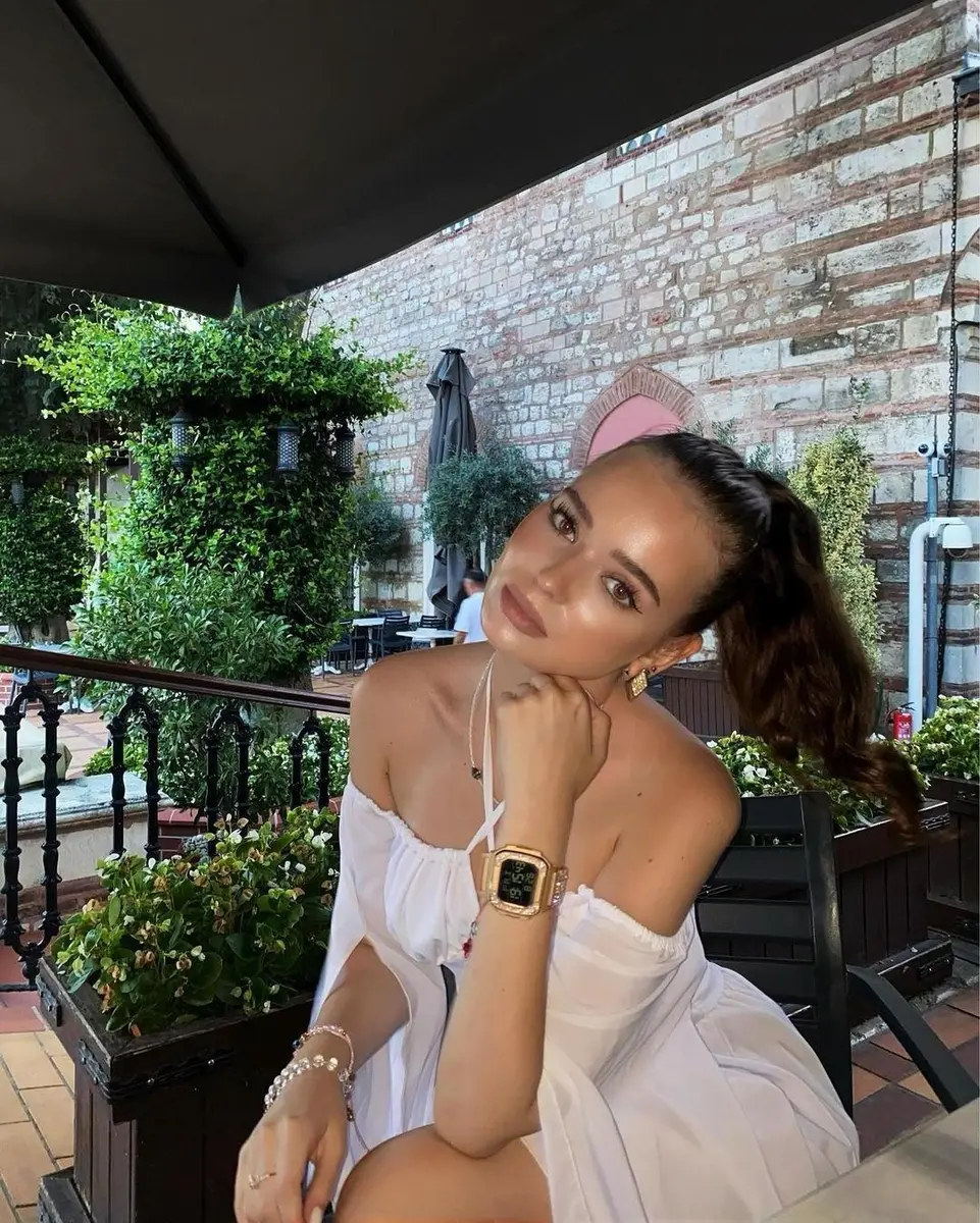 Amber escort in Dubai