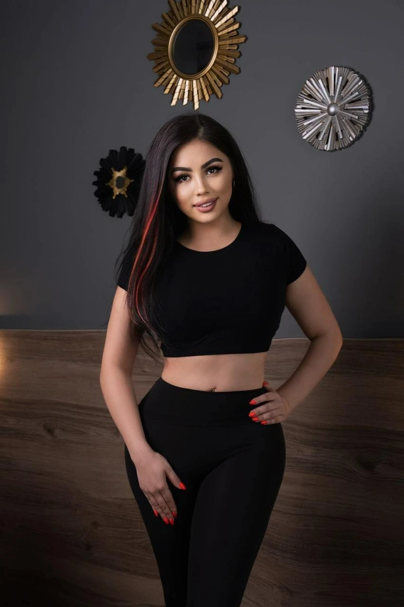 Angie escort in London