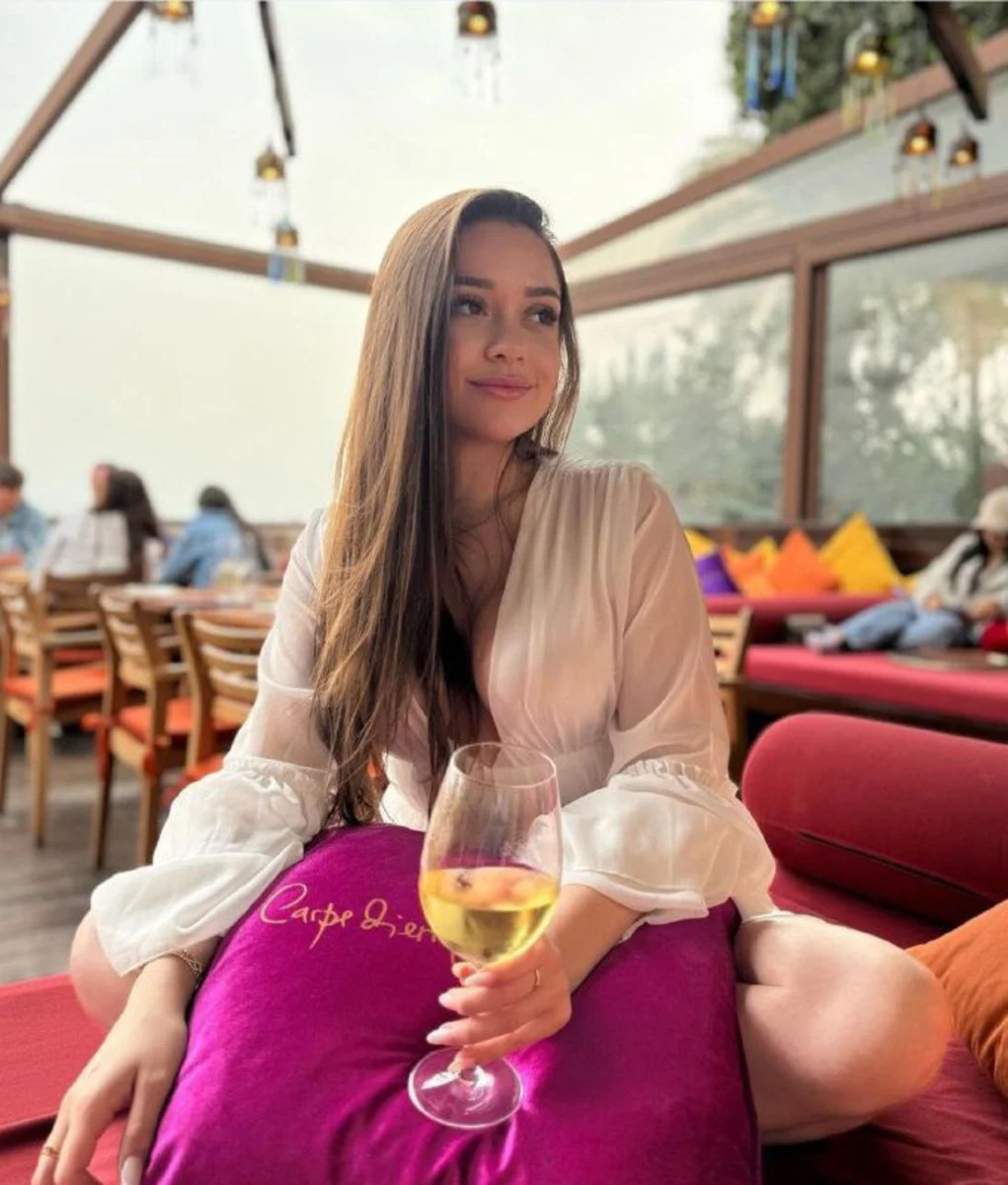Antonia escort in Dubai
