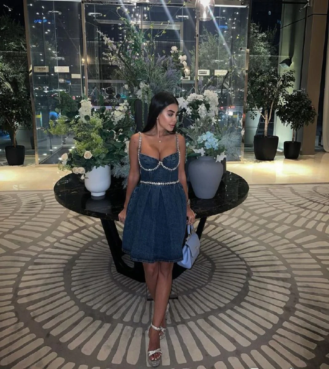 Asal escort in London