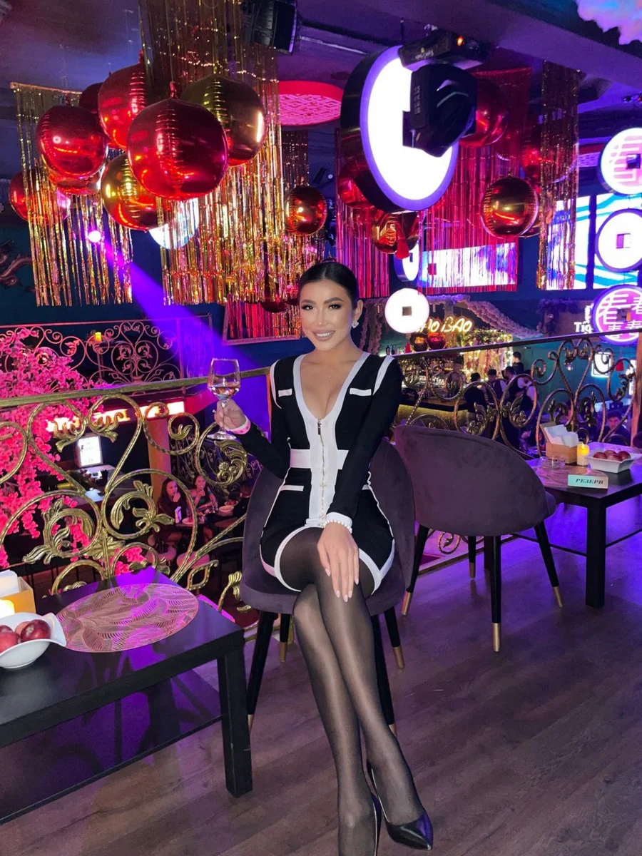 Asel escort in London