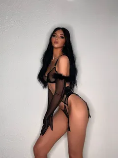 Autumn escort in Dubai