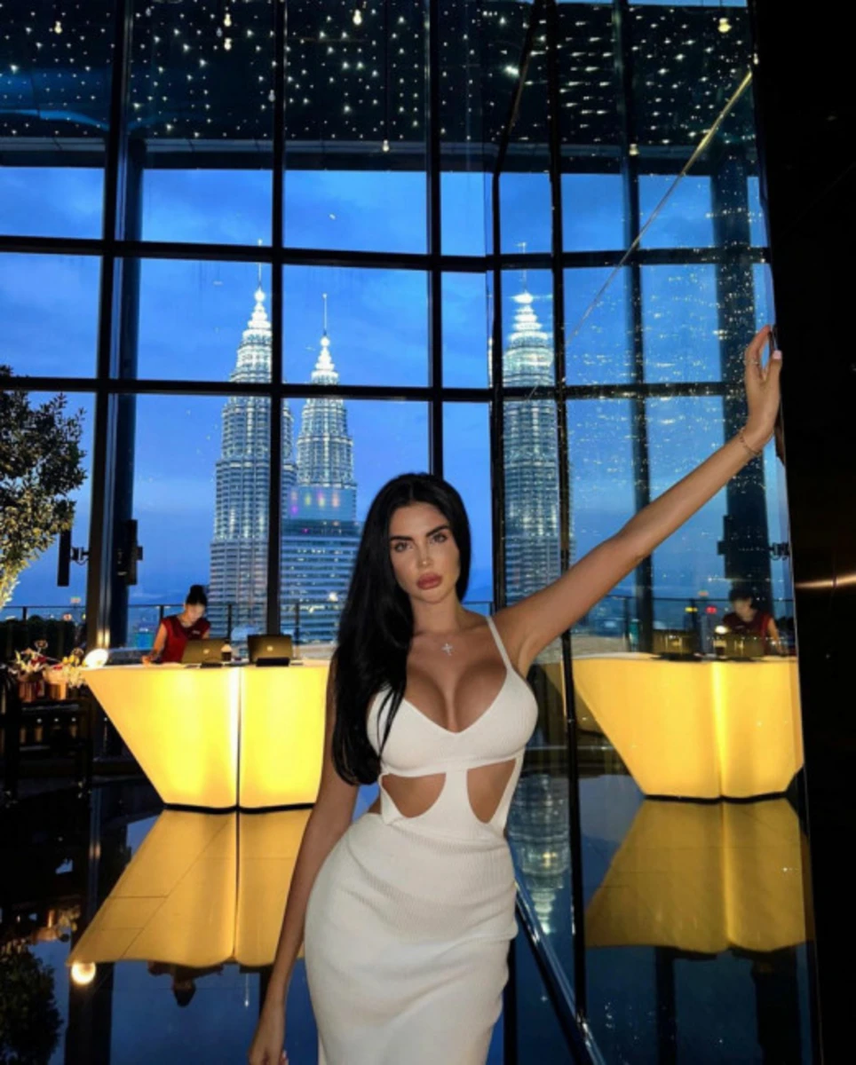 Briony escort in Dubai