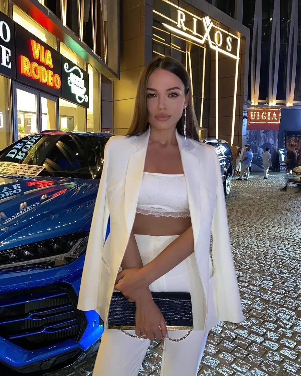 Cora escort in Dubai
