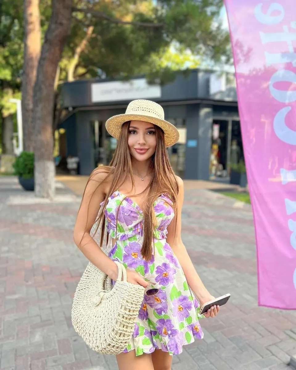 Courtney escort in Dubai