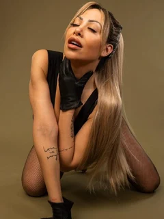 Dahlia escort in Dubai