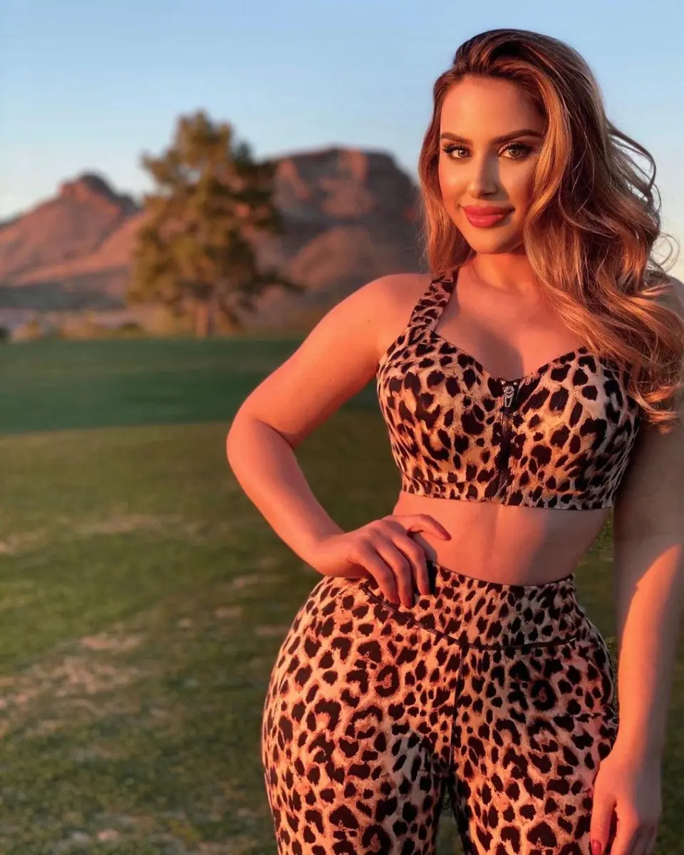 Daisy escort in Dubai