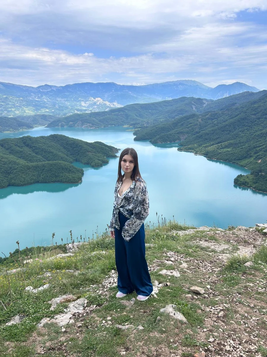 Darsy escort in London