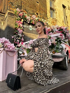 Dina escort in London