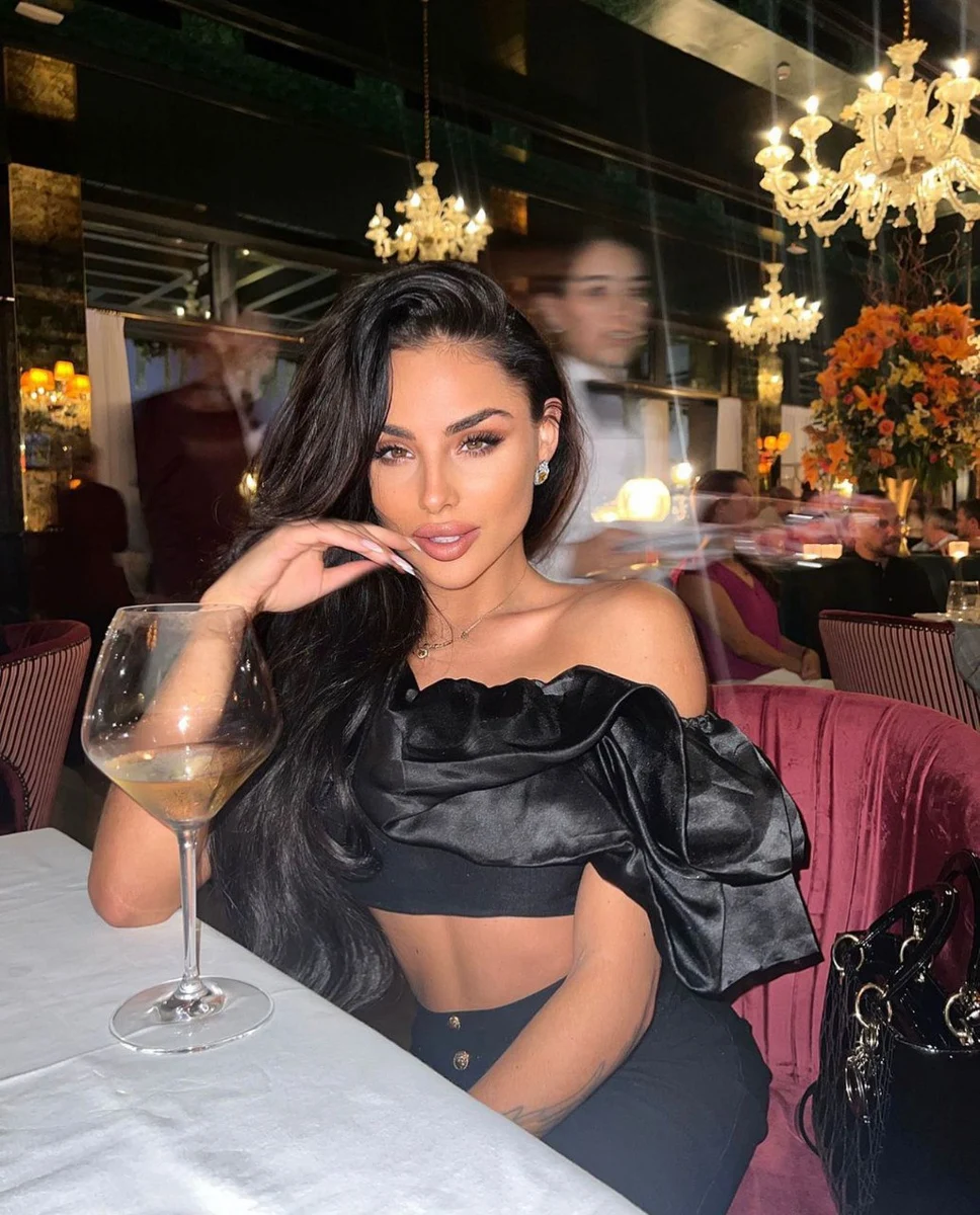 Eva escort in London