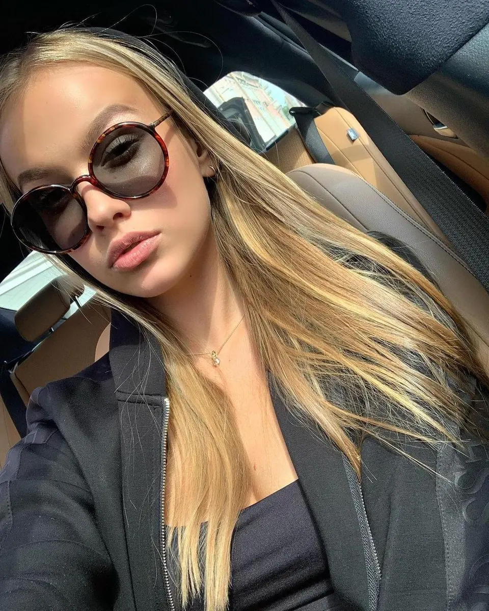 Francesca escort in Dubai