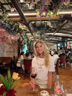 Hazel escort in Dubai