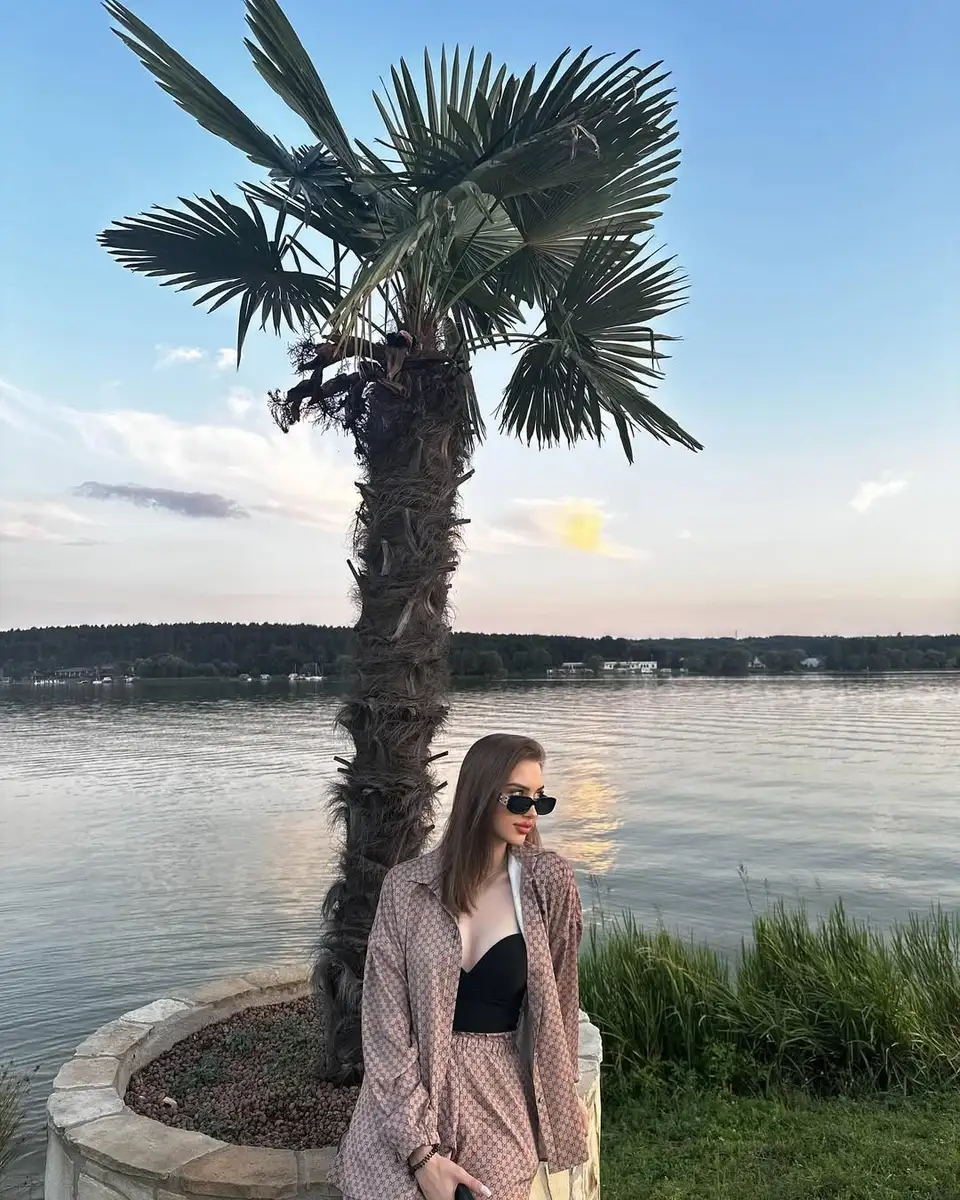 Isabella escort in London