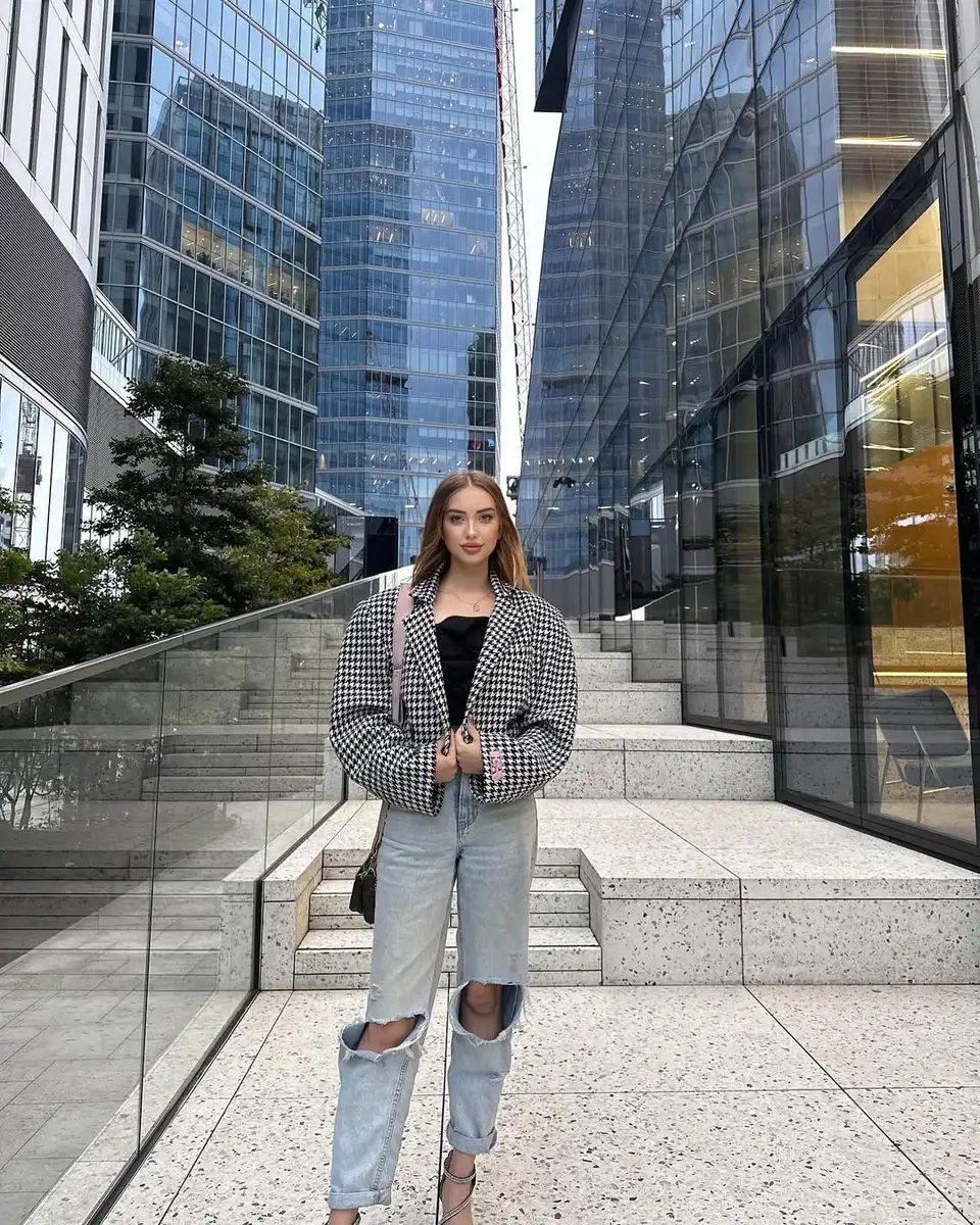 Isabella escort in London