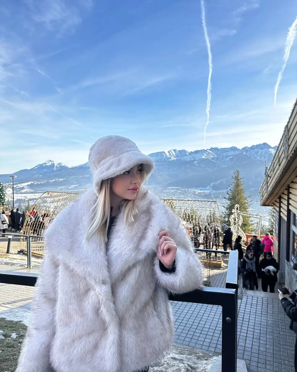 Isabella escort in London