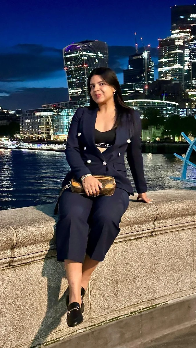 Isis escort in Dubai