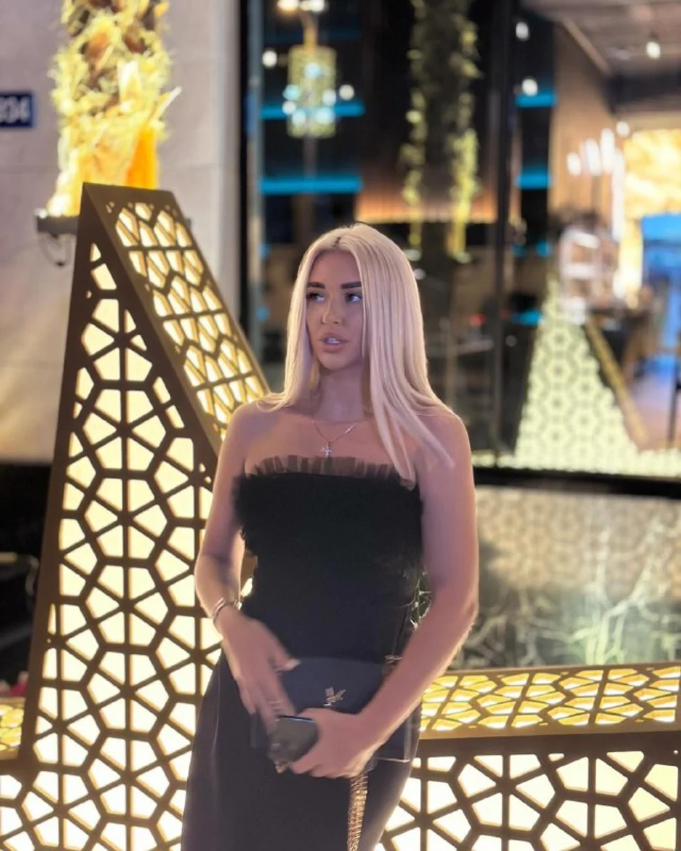 Karolina escort in Dubai