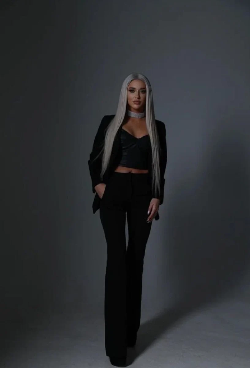 Karolina escort in London