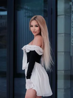 Lalisa escort in London