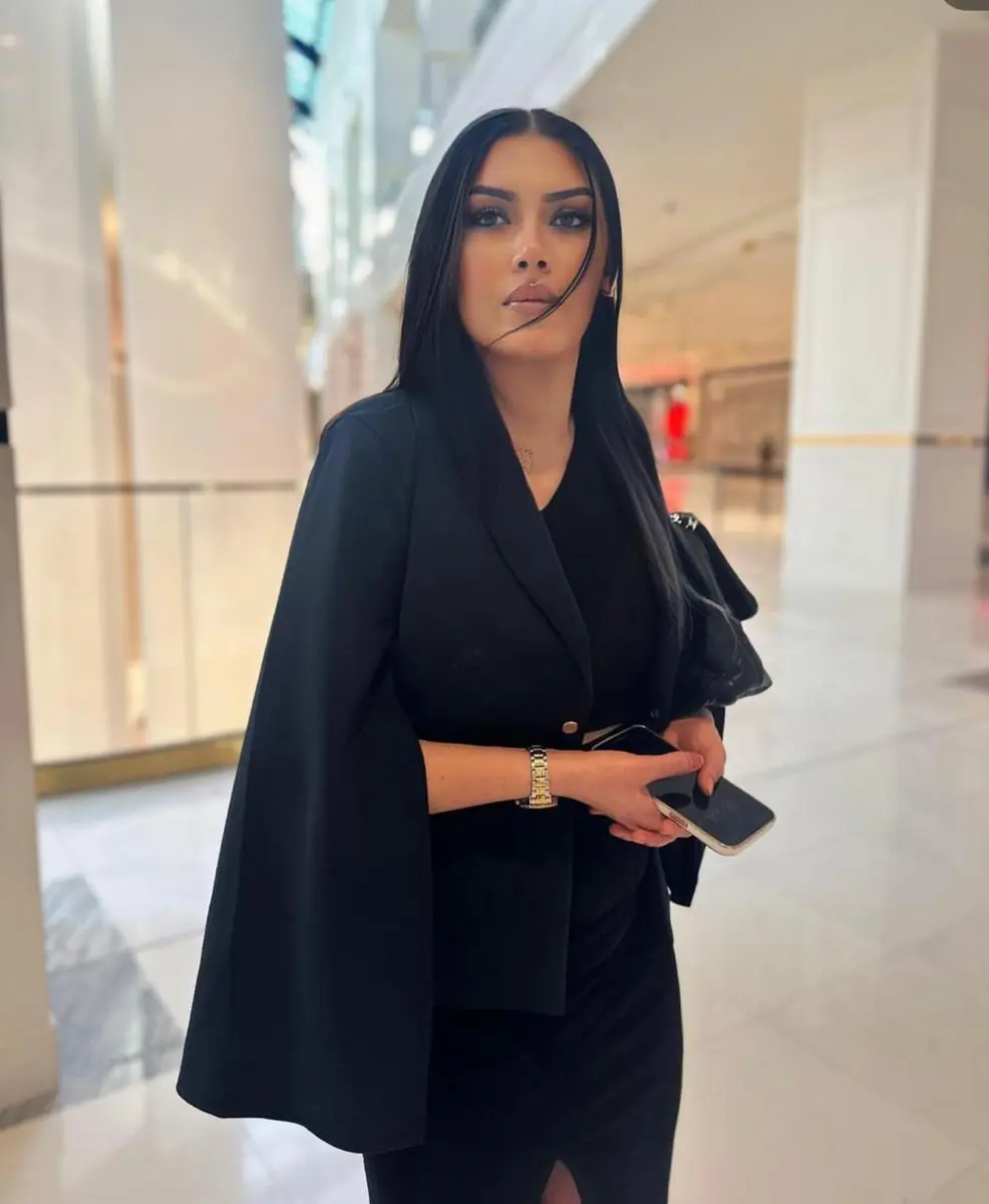 Larisa escort in London