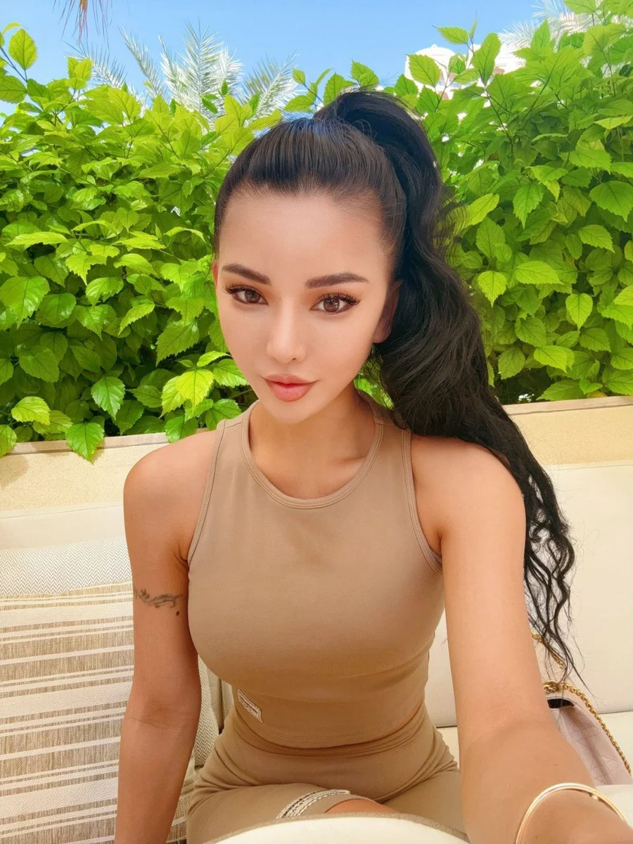 Louisa escort in London