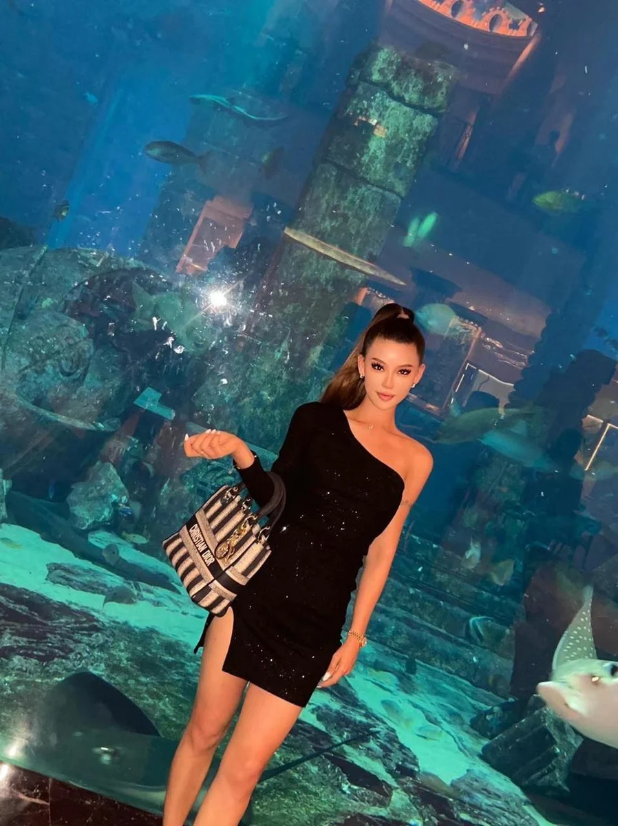 Louisa escort in London