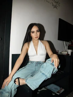 Malika escort in London