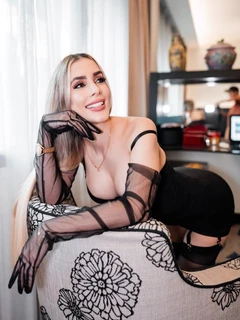 Meisa escort in London