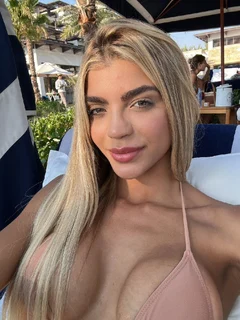 Milenna escort in London