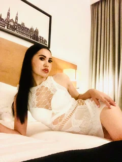 Mirella escort in London