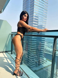 Noshika escort in London