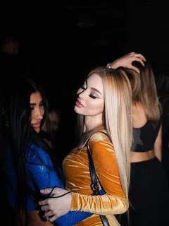 Regina escort in Dubai