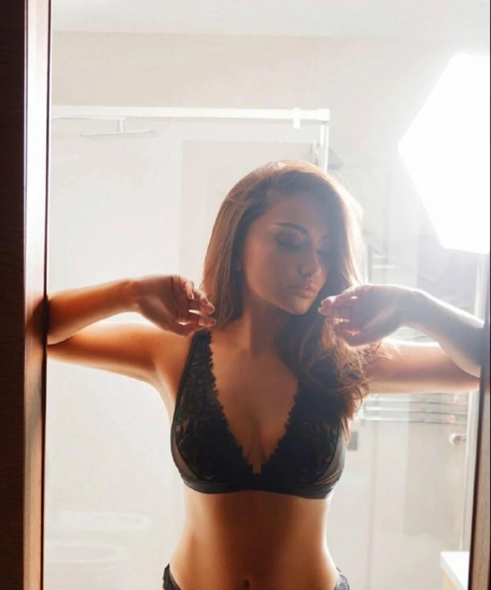 Rose escort in Dubai