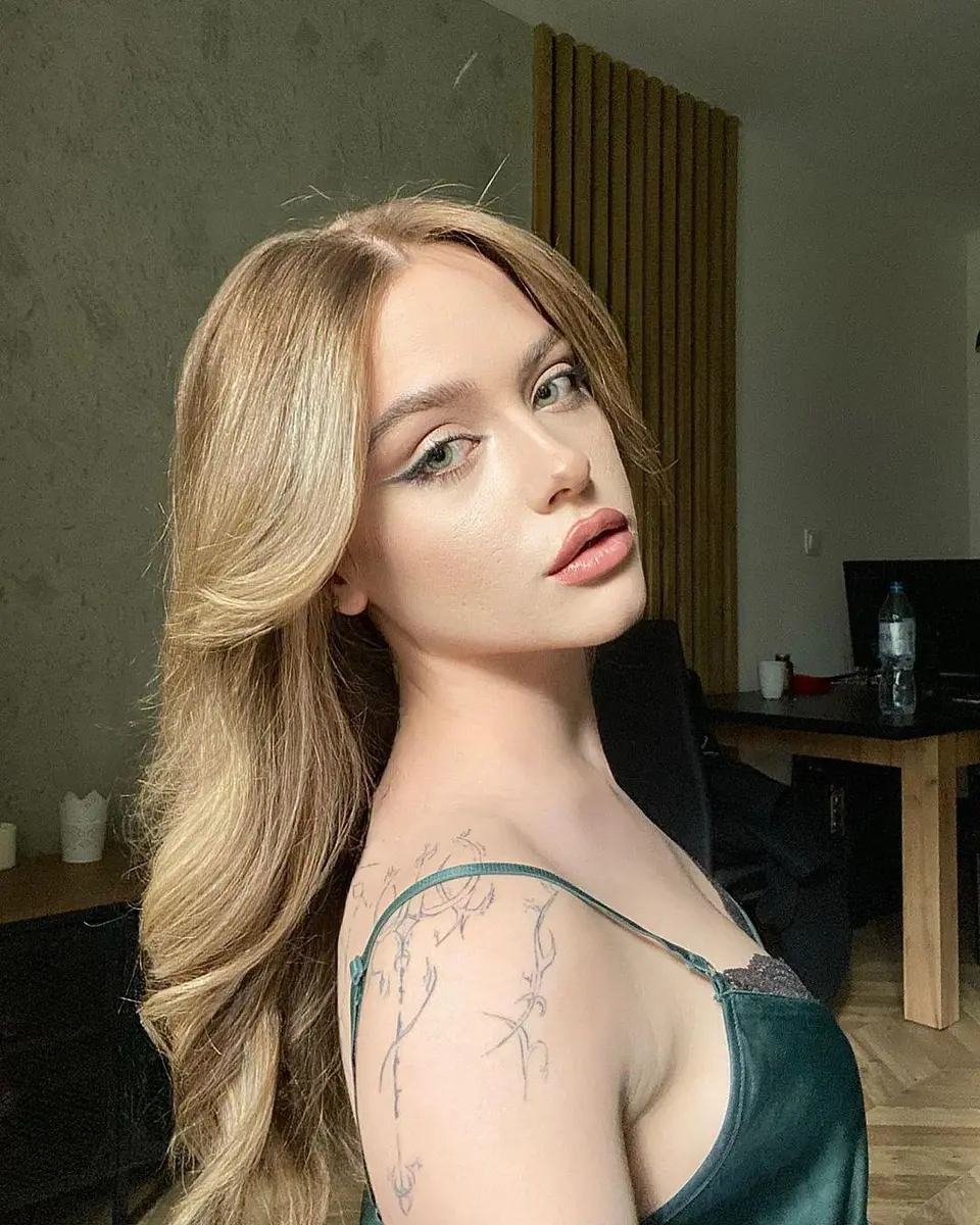 Rowan escort in Dubai