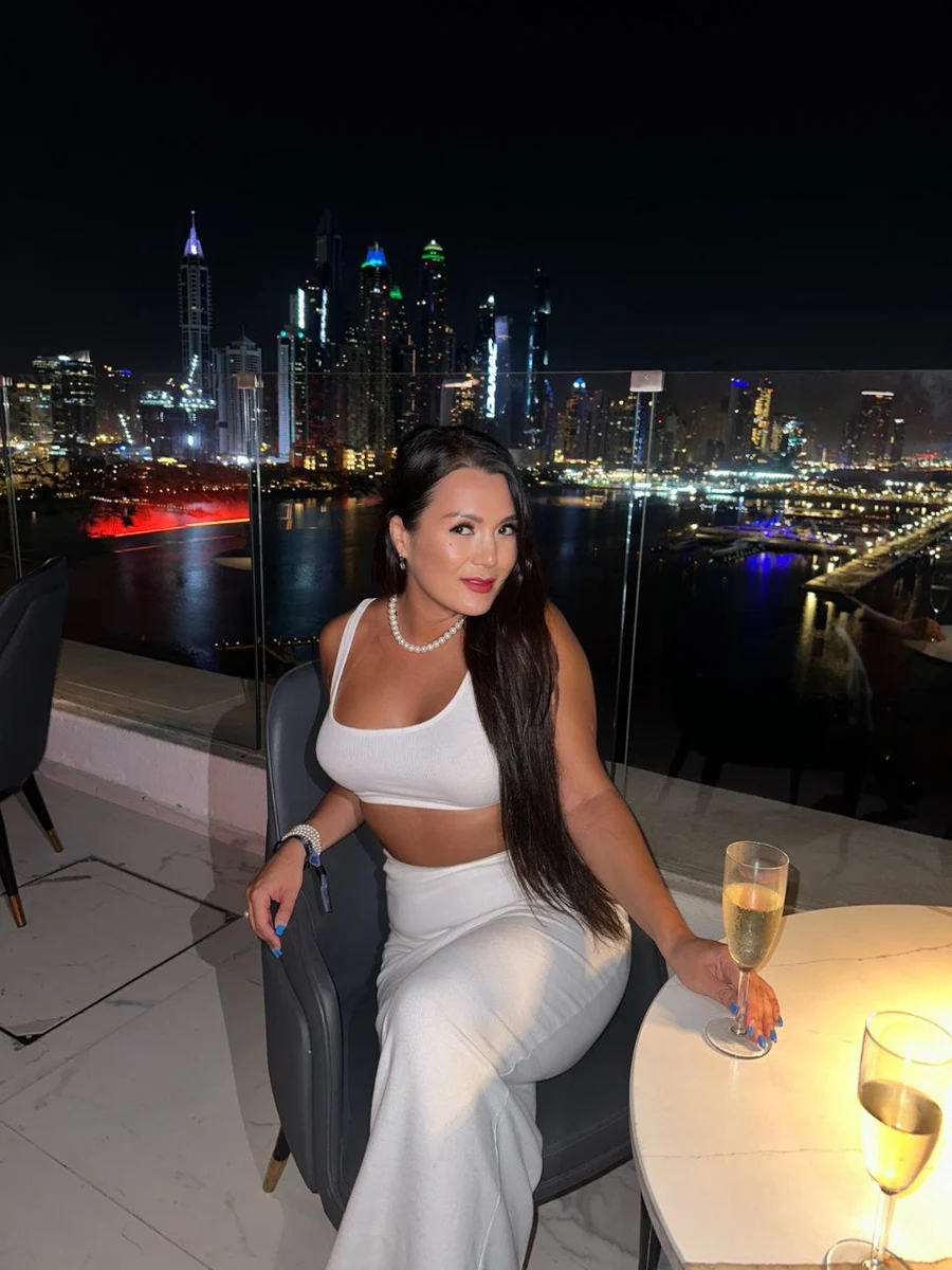 Salma escort in Dubai