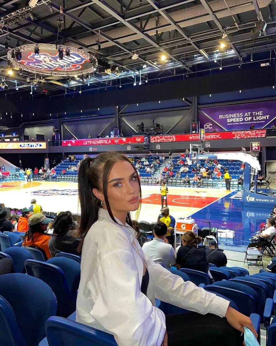 Sasha escort in Dubai