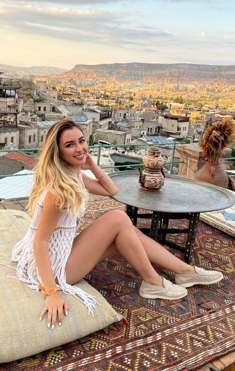 Scarlett escort in Dubai