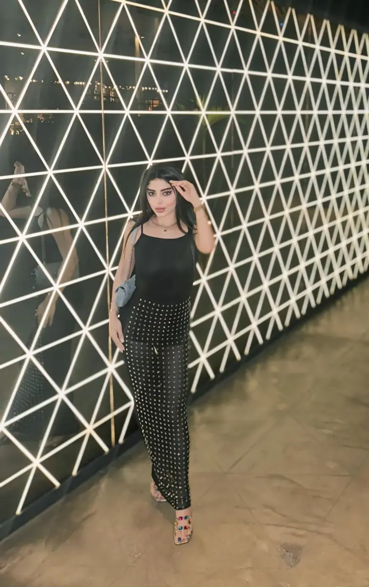 Shymi escort in London