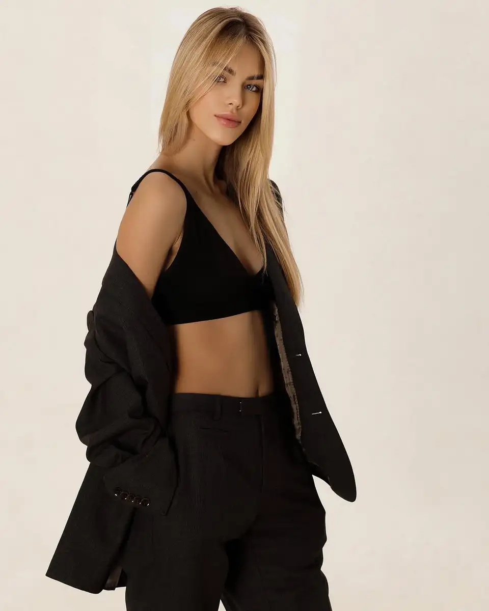 Sophia escort in London