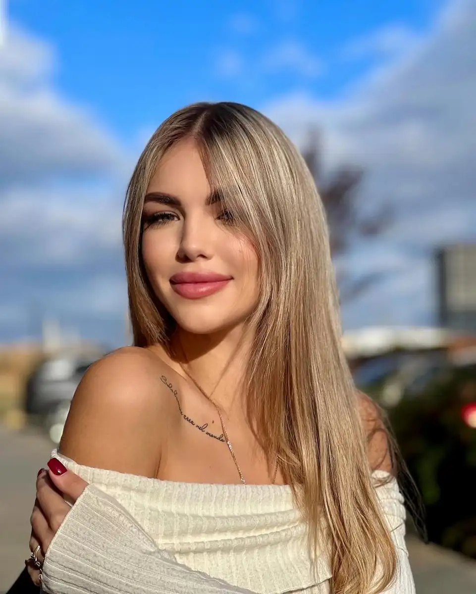 Sophia escort in London