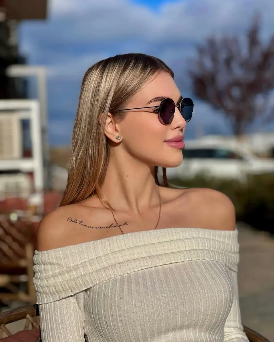 Sophia escort in London