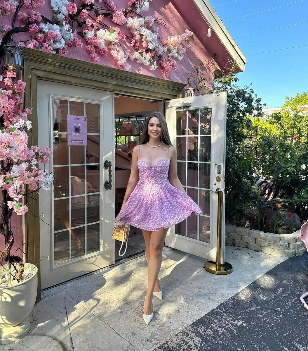 Victoria escort in London