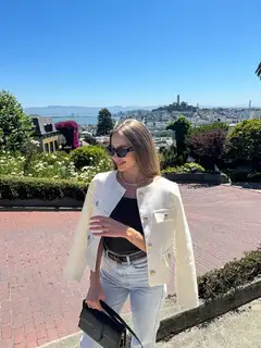 Victoria escort in London