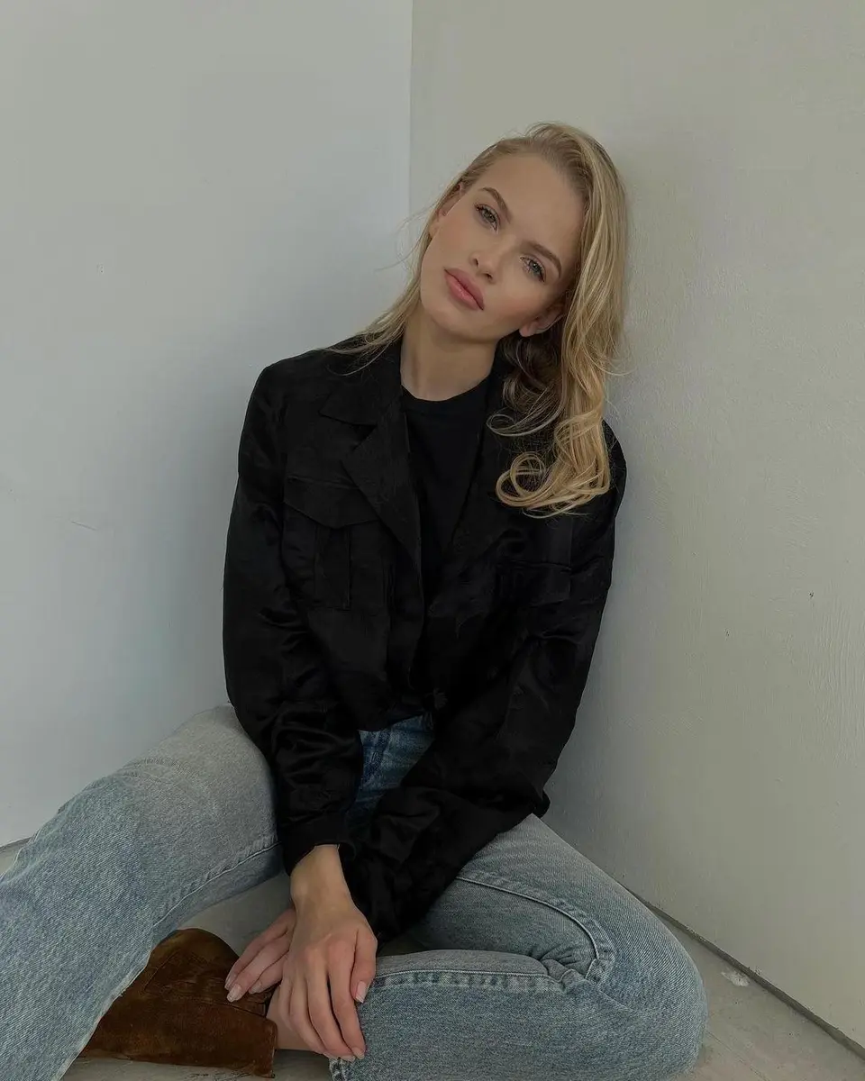 Zinnia escort in Dubai